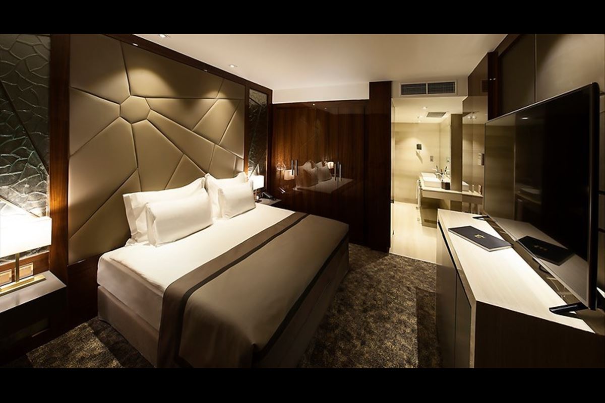 Elexus Hotel Resort & SPA Luxury Suit Oda Kara Manzara